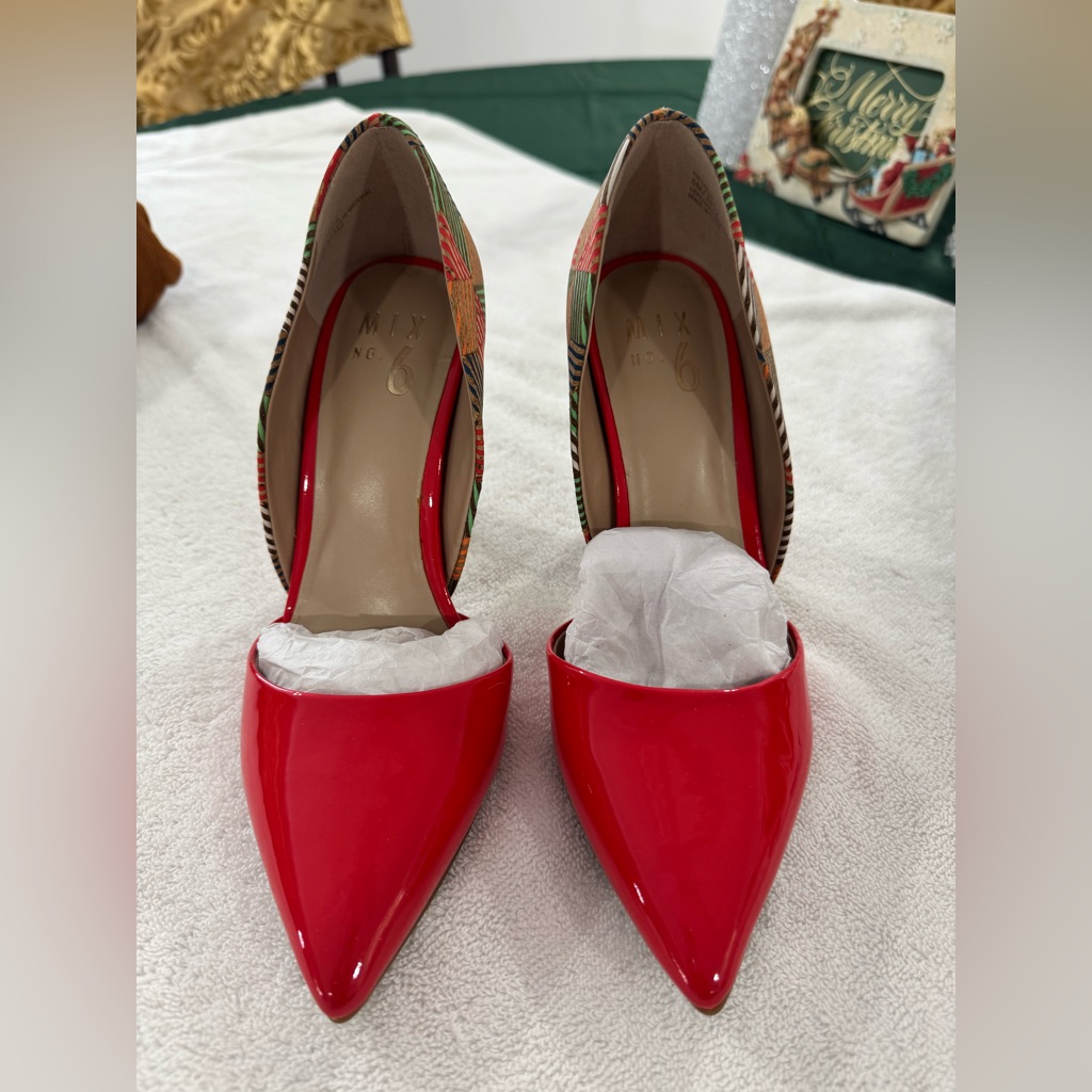 Mix Number Six Red Heels Size 6m